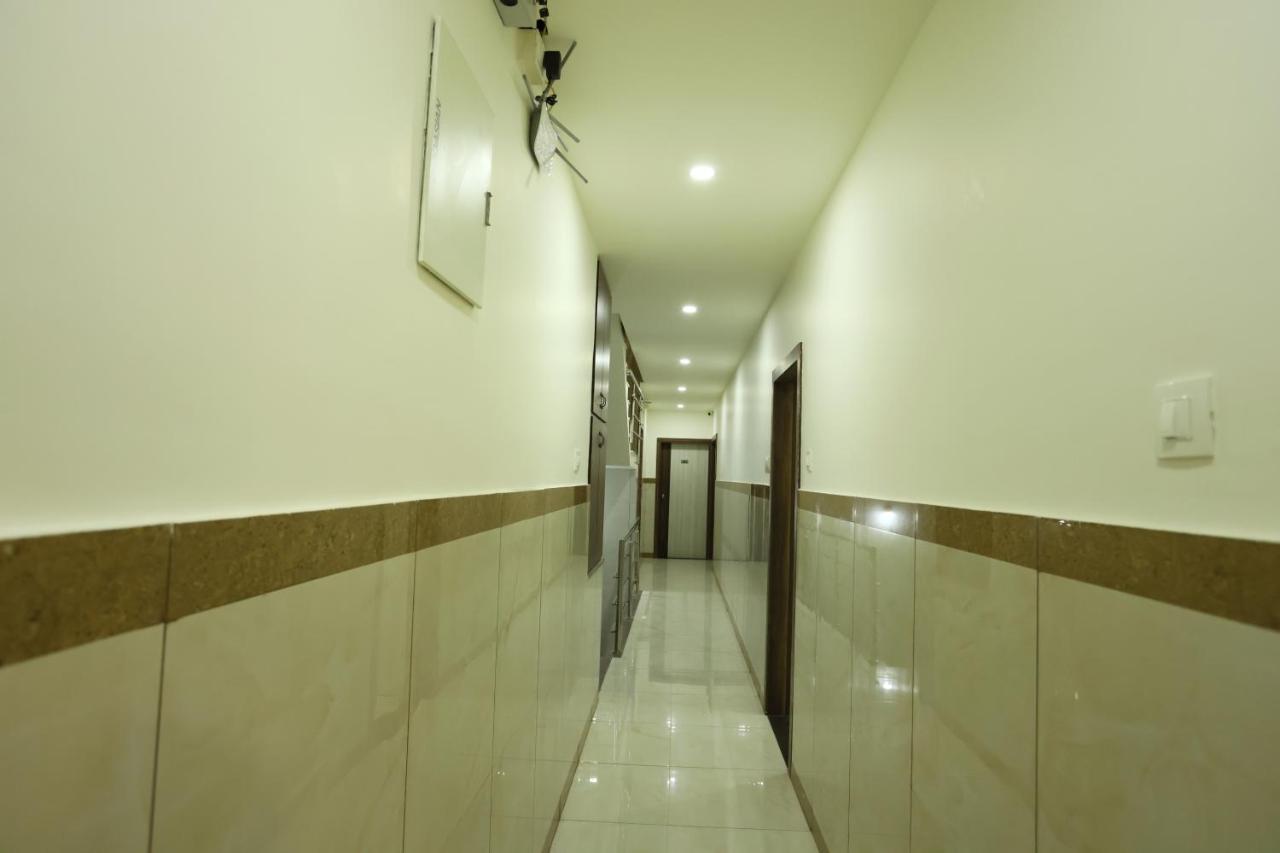 Hotel Sigma Suites Бангалор Экстерьер фото